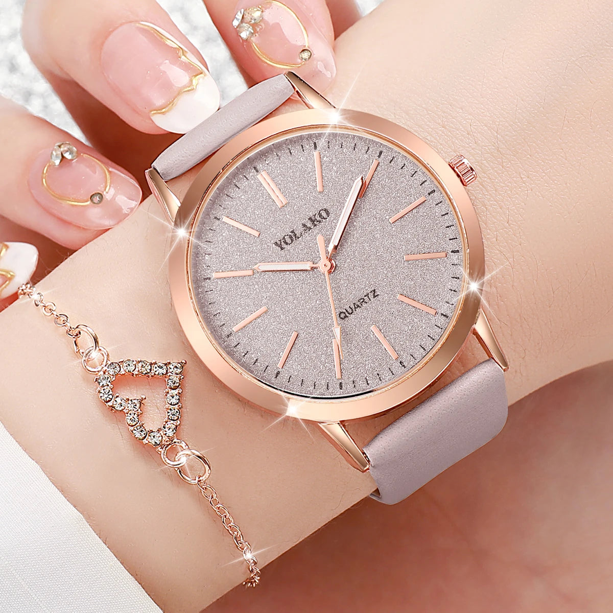 5pcs/set Fashion Women Leather Strap Quartz Watch and Love Heart Jewelry Set-Elegant design & Occasional Product
