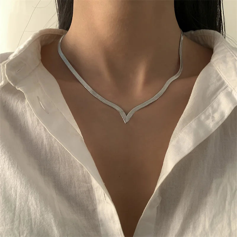 Korean Fashion Flat Cuba Snake Chain V Necklace for Women Jewelry Charm Party Choker Necklace Party Gift Collares Para Muje