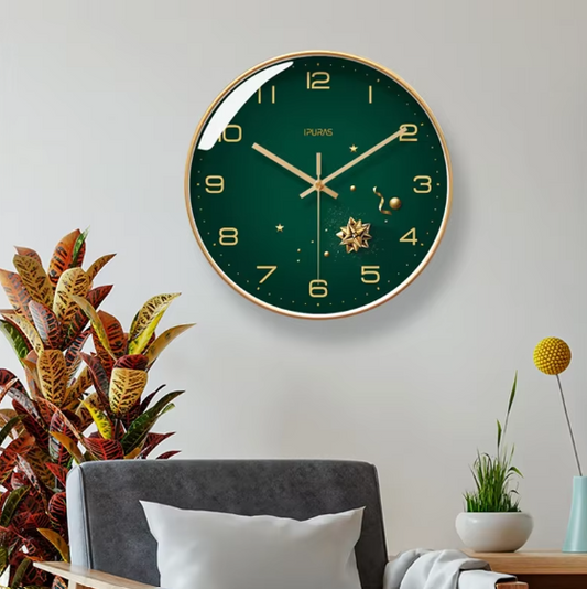 Christmas Green Wall Clock with Gold Star Twinkling Clocks Simple Home Decor Frame Mute Clock Living Room Decoration 10-14 Inch